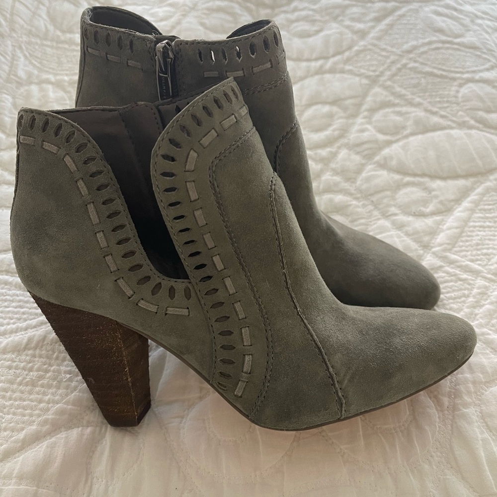 NEVER WORN Vince Camuto Taupe suede ankle booties! Size 7.5 Price is firm.